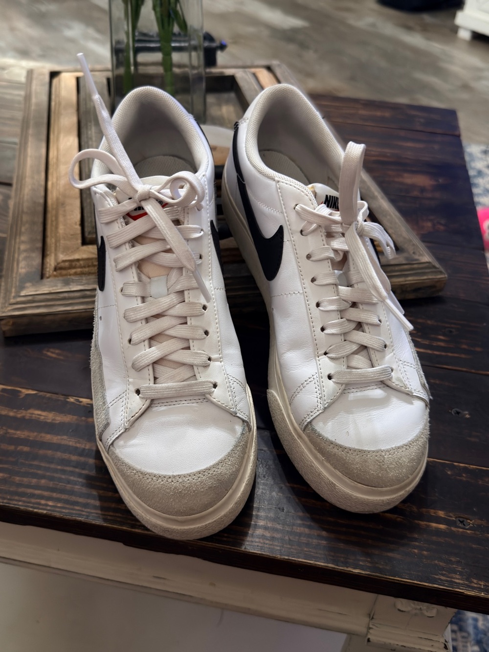 Nike White and Black Women's Athletic Sneakers